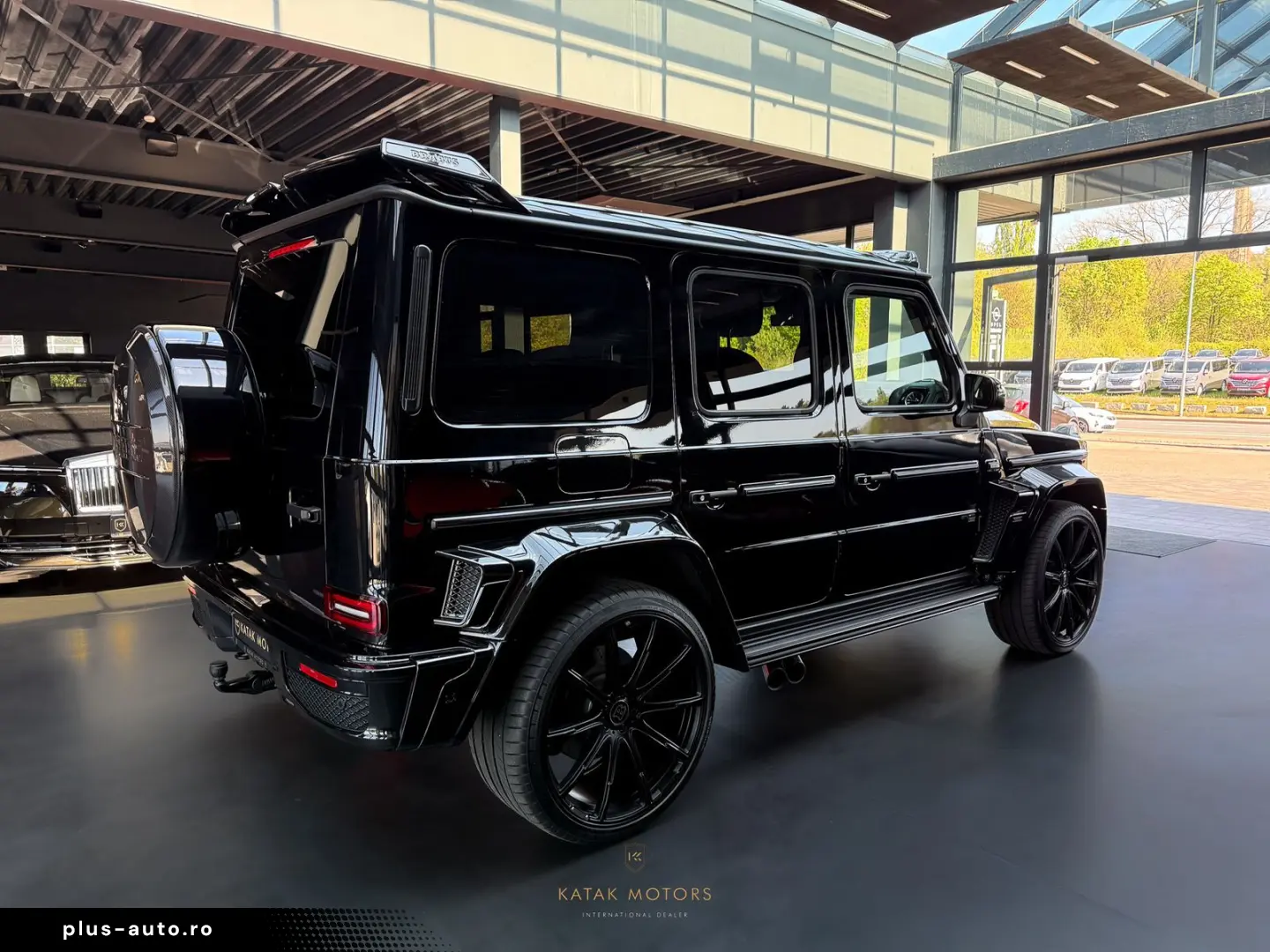 MERCEDES-BENZ G 63 AMG BRABUS 700 CARBON STARLIGHT BURMESTER