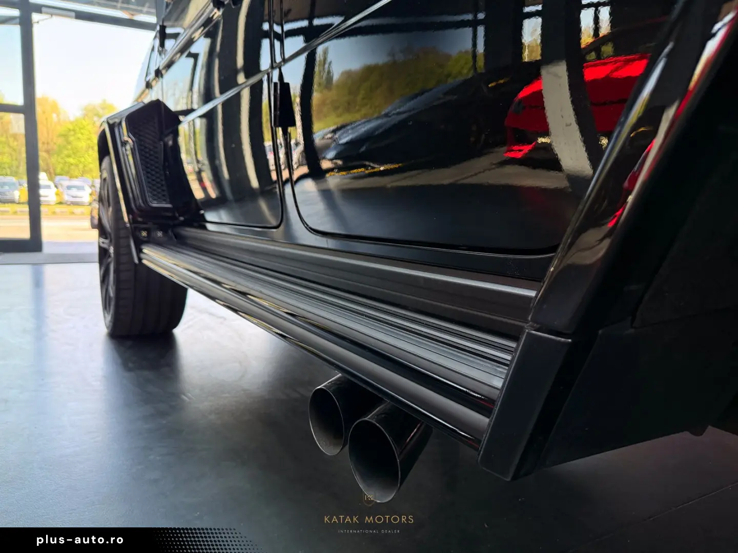 MERCEDES-BENZ G 63 AMG BRABUS 700 CARBON STARLIGHT BURMESTER
