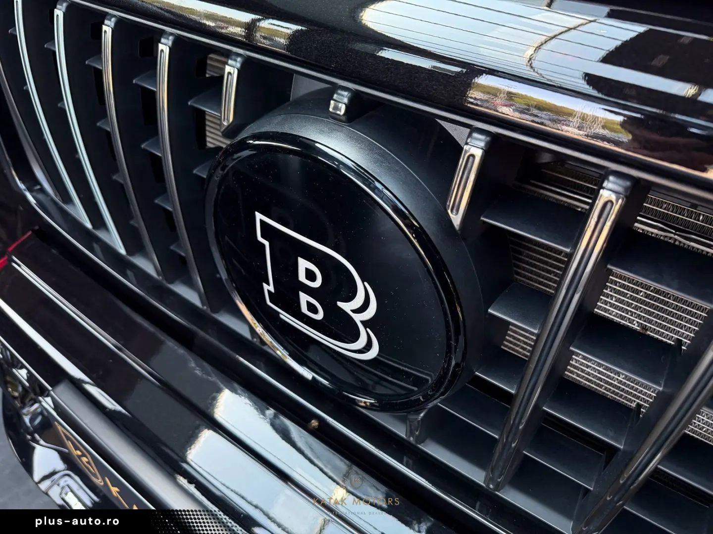 MERCEDES-BENZ G 63 AMG BRABUS 700 CARBON STARLIGHT BURMESTER