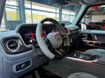 MERCEDES-BENZ G 63 AMG BRABUS 700 CARBON STARLIGHT BURMESTER