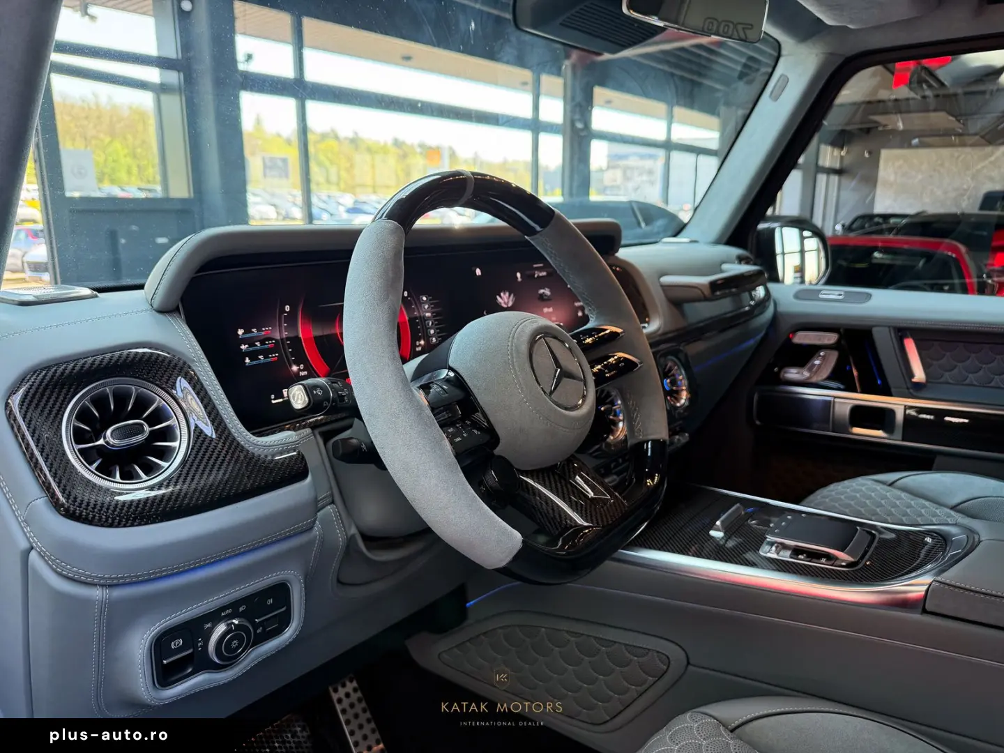 MERCEDES-BENZ G 63 AMG BRABUS 700 CARBON STARLIGHT BURMESTER