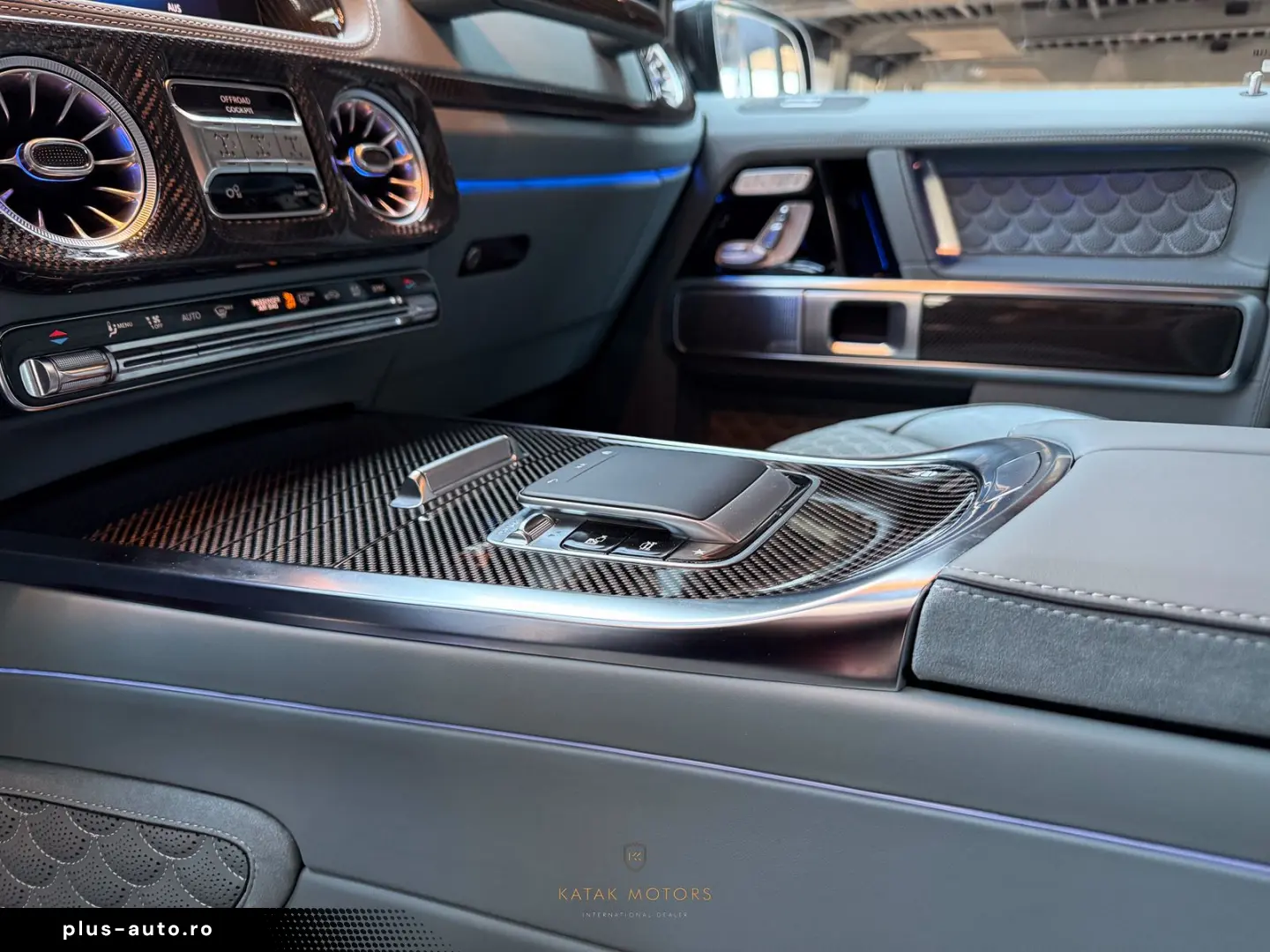 MERCEDES-BENZ G 63 AMG BRABUS 700 CARBON STARLIGHT BURMESTER
