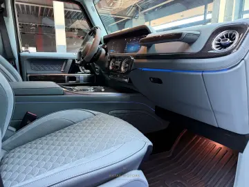 MERCEDES-BENZ G 63 AMG BRABUS 700 CARBON STARLIGHT BURMESTER