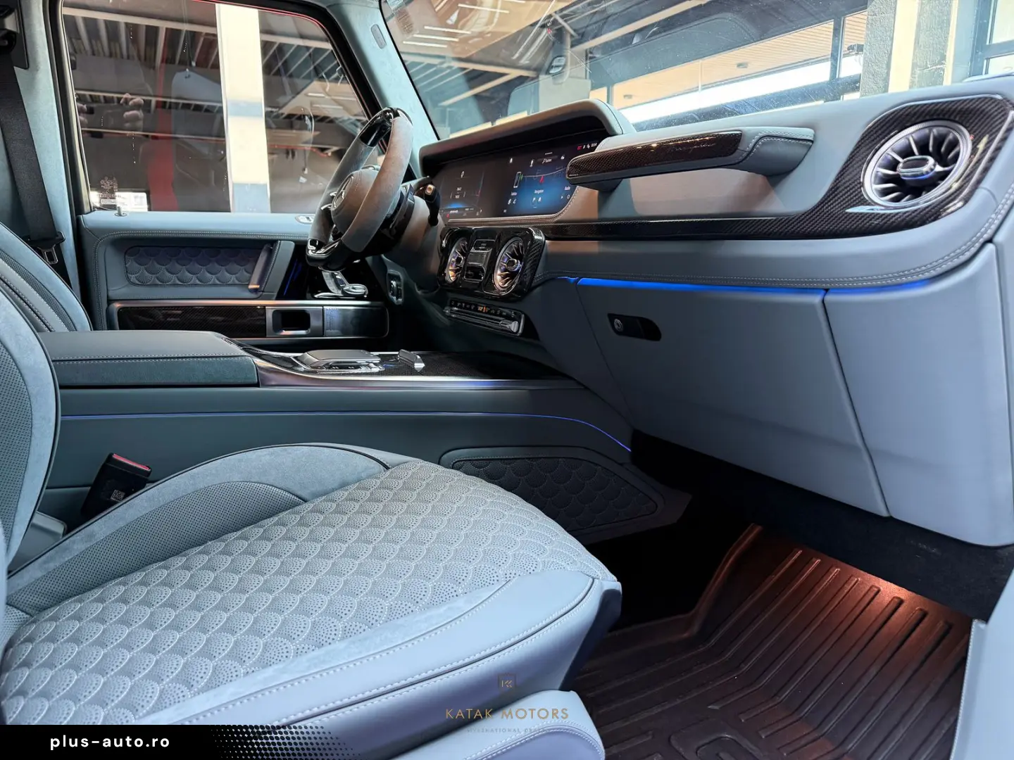 MERCEDES-BENZ G 63 AMG BRABUS 700 CARBON STARLIGHT BURMESTER