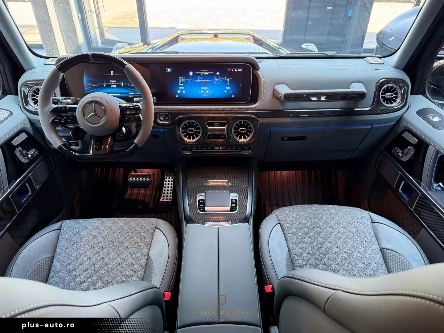 MERCEDES-BENZ G 63 AMG BRABUS 700 CARBON STARLIGHT BURMESTER