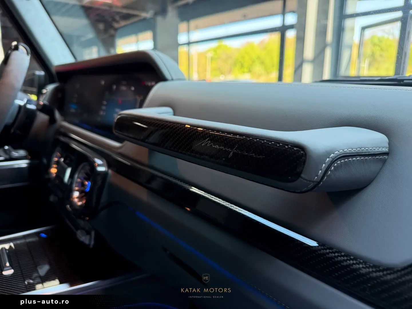 MERCEDES-BENZ G 63 AMG BRABUS 700 CARBON STARLIGHT BURMESTER