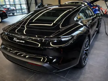 Porsche Taycan 70thYear Pano Beif Dis  5 Sitzer