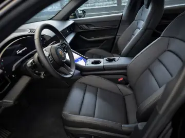 Porsche Taycan 70thYear Pano Beif Dis  5 Sitzer