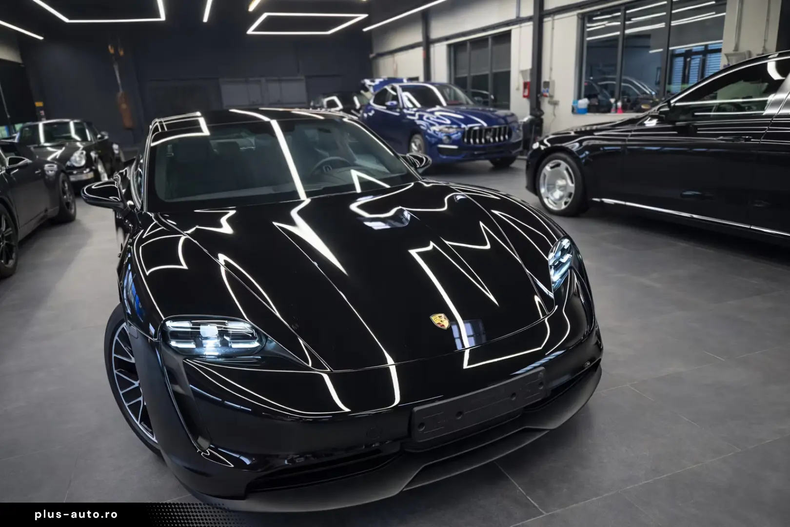 Porsche Taycan 70thYear Pano Beif Dis  5 Sitzer