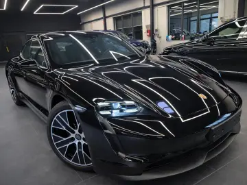 Porsche Taycan 70thYear Pano Beif Dis  5 Sitzer