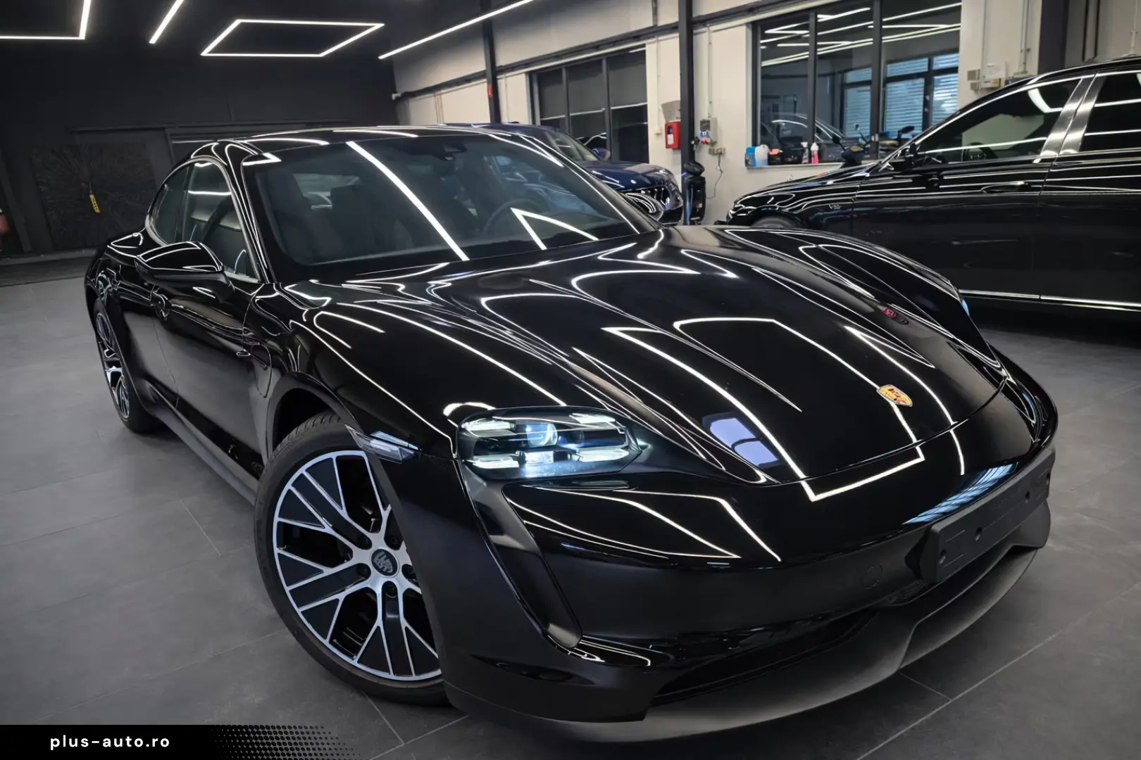 Porsche Taycan 70thYear Pano Beif Dis  5 Sitzer