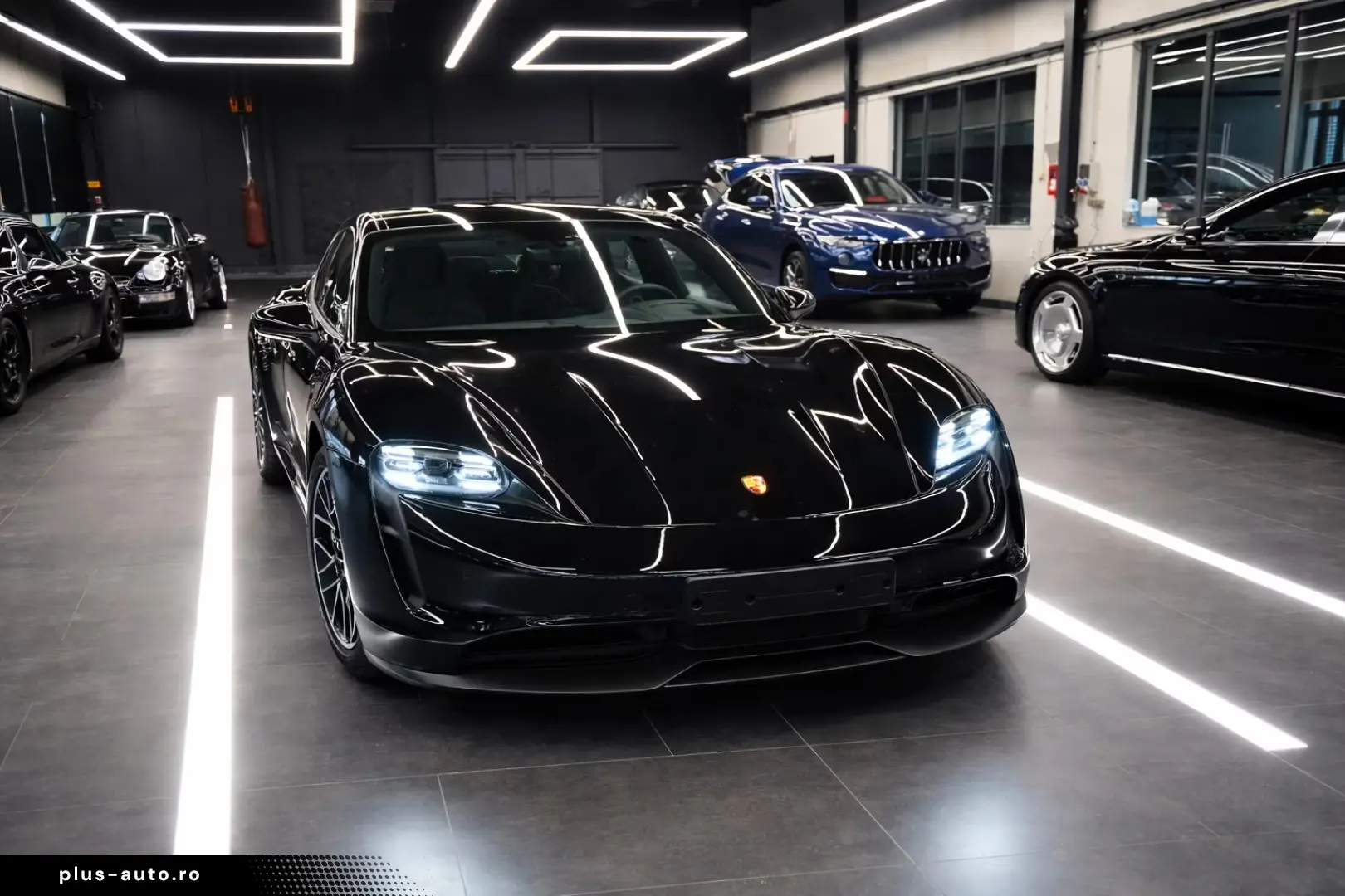 Porsche Taycan 70thYear Pano Beif Dis  5 Sitzer
