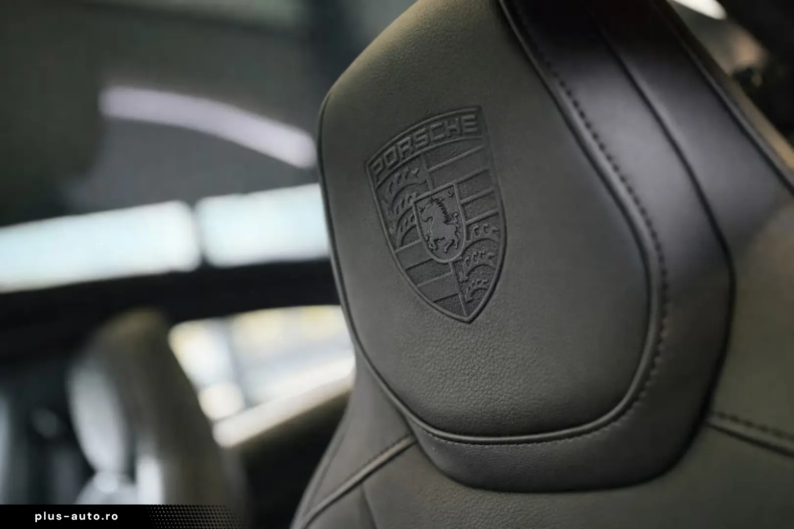Porsche Taycan 70thYear Pano Beif Dis  5 Sitzer