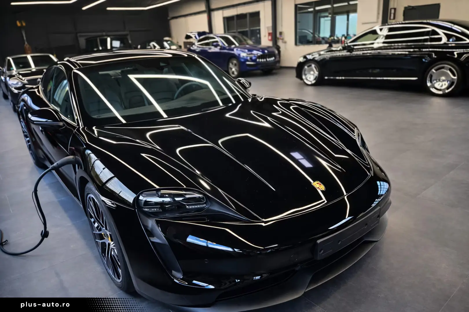 Porsche Taycan 70thYear Pano Beif Dis  5 Sitzer
