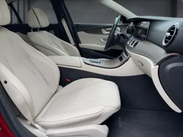 MERCEDES-BENZ E 300 de 4M Exclusive  Massage  HuD  Sitzklima