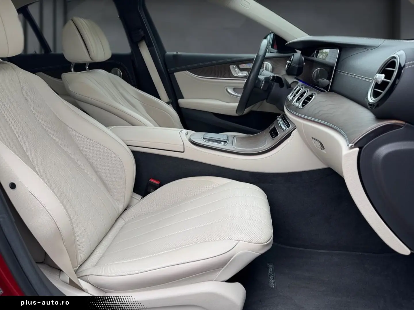 MERCEDES-BENZ E 300 de 4M Exclusive  Massage  HuD  Sitzklima
