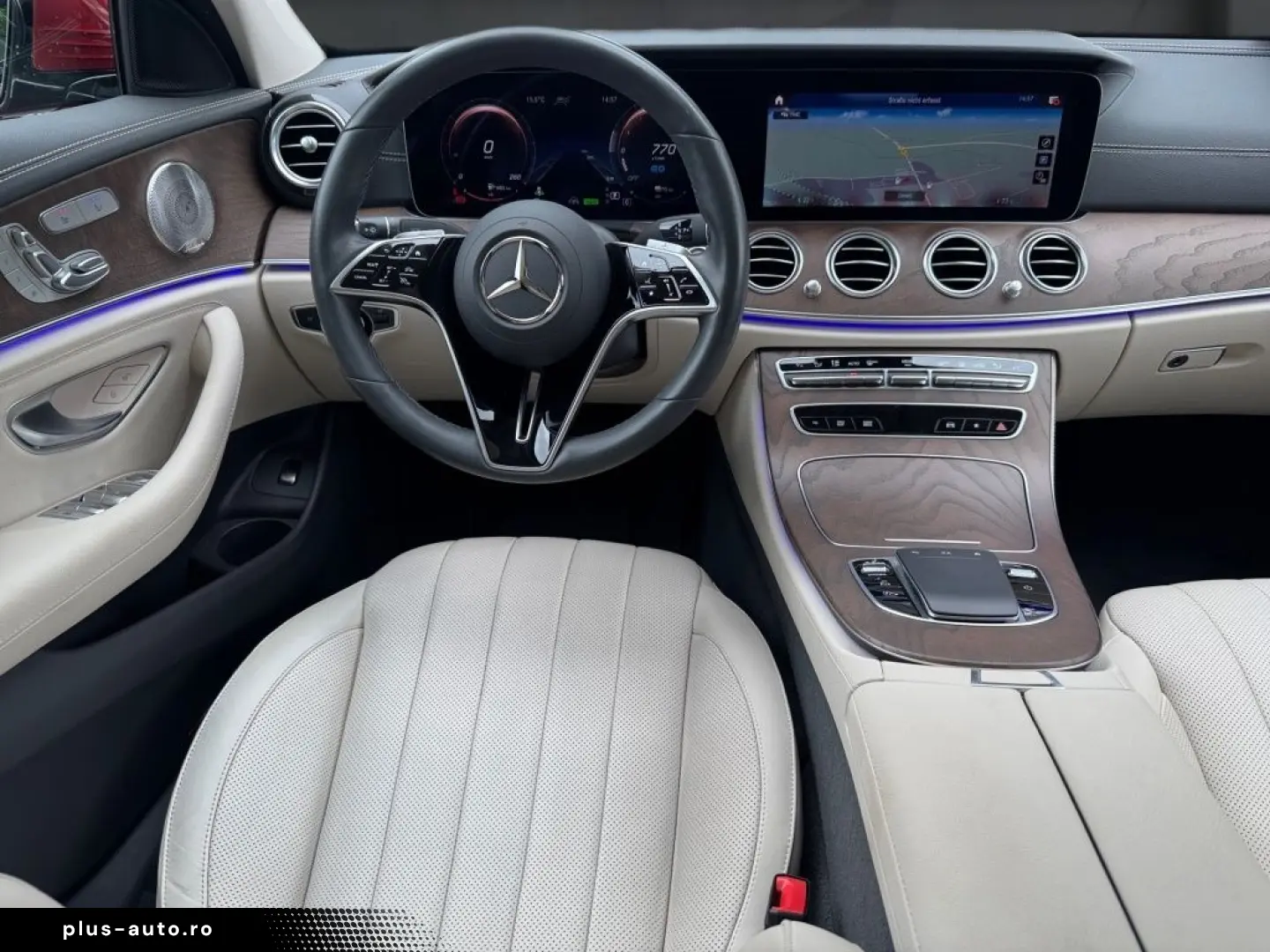 MERCEDES-BENZ E 300 de 4M Exclusive  Massage  HuD  Sitzklima