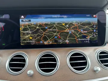 MERCEDES-BENZ E 300 de 4M Exclusive  Massage  HuD  Sitzklima