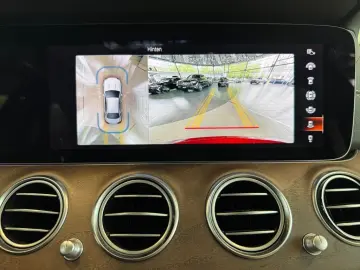 MERCEDES-BENZ E 300 de 4M Exclusive  Massage  HuD  Sitzklima