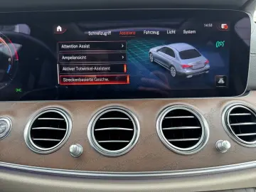 MERCEDES-BENZ E 300 de 4M Exclusive  Massage  HuD  Sitzklima