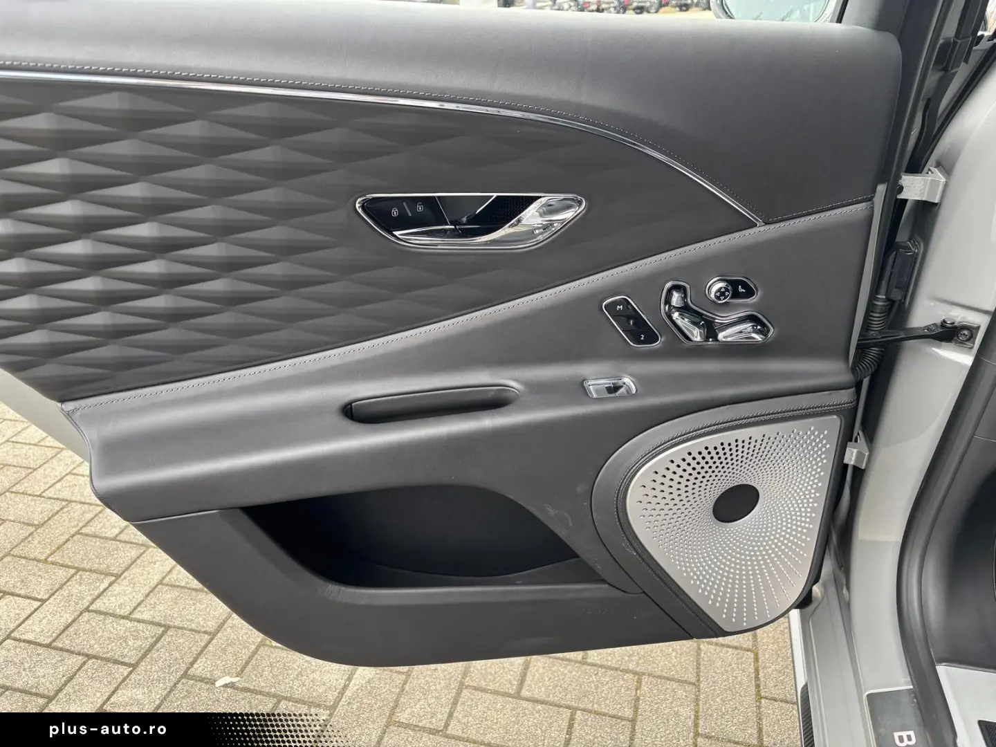 BENTLEY Flying Spur W12 Mansory Exclusive Black Line B&O
