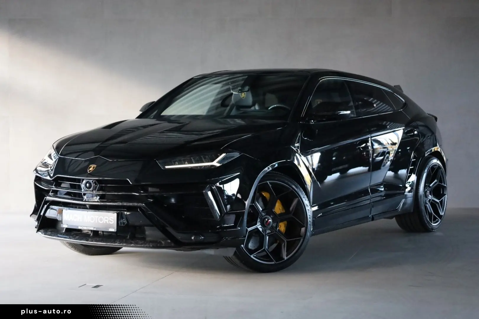 LAMBORGHINI Urus S - NOVITEC Wide Body Kit