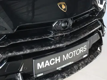 LAMBORGHINI Urus S - NOVITEC Wide Body Kit