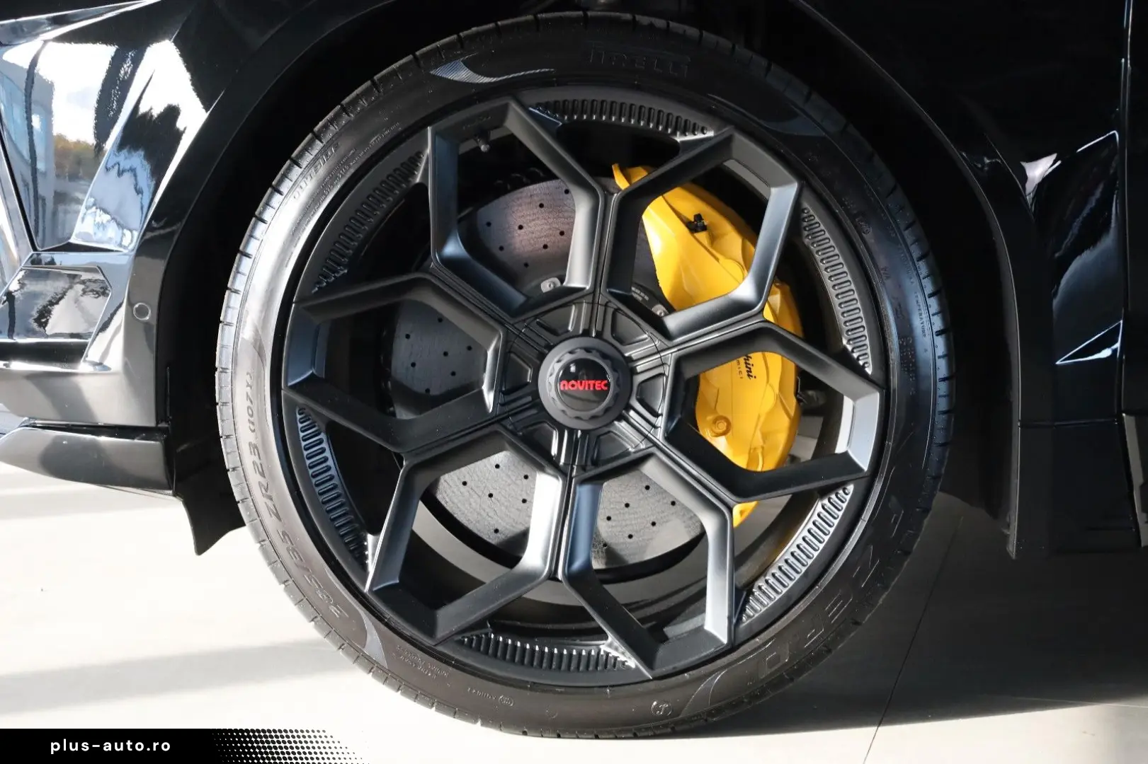 LAMBORGHINI Urus S - NOVITEC Wide Body Kit