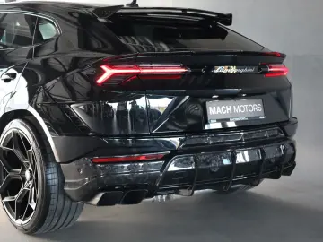 LAMBORGHINI Urus S - NOVITEC Wide Body Kit