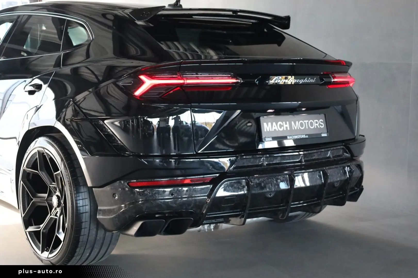 LAMBORGHINI Urus S - NOVITEC Wide Body Kit