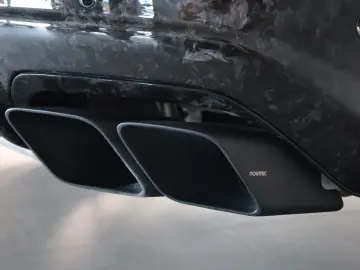 LAMBORGHINI Urus S - NOVITEC Wide Body Kit
