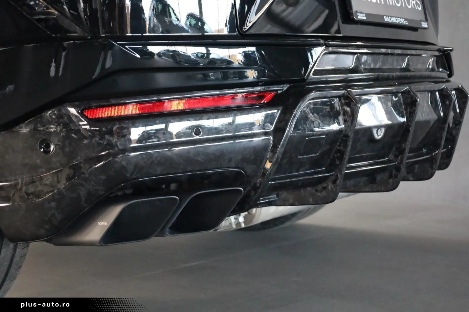 LAMBORGHINI Urus S - NOVITEC Wide Body Kit