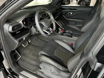 LAMBORGHINI Urus S - NOVITEC Wide Body Kit