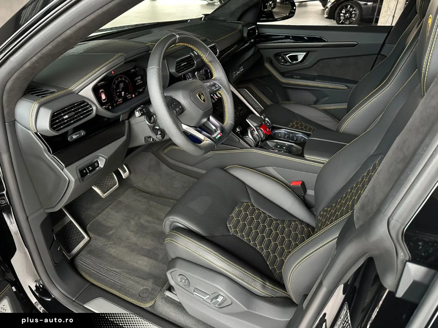 LAMBORGHINI Urus S - NOVITEC Wide Body Kit
