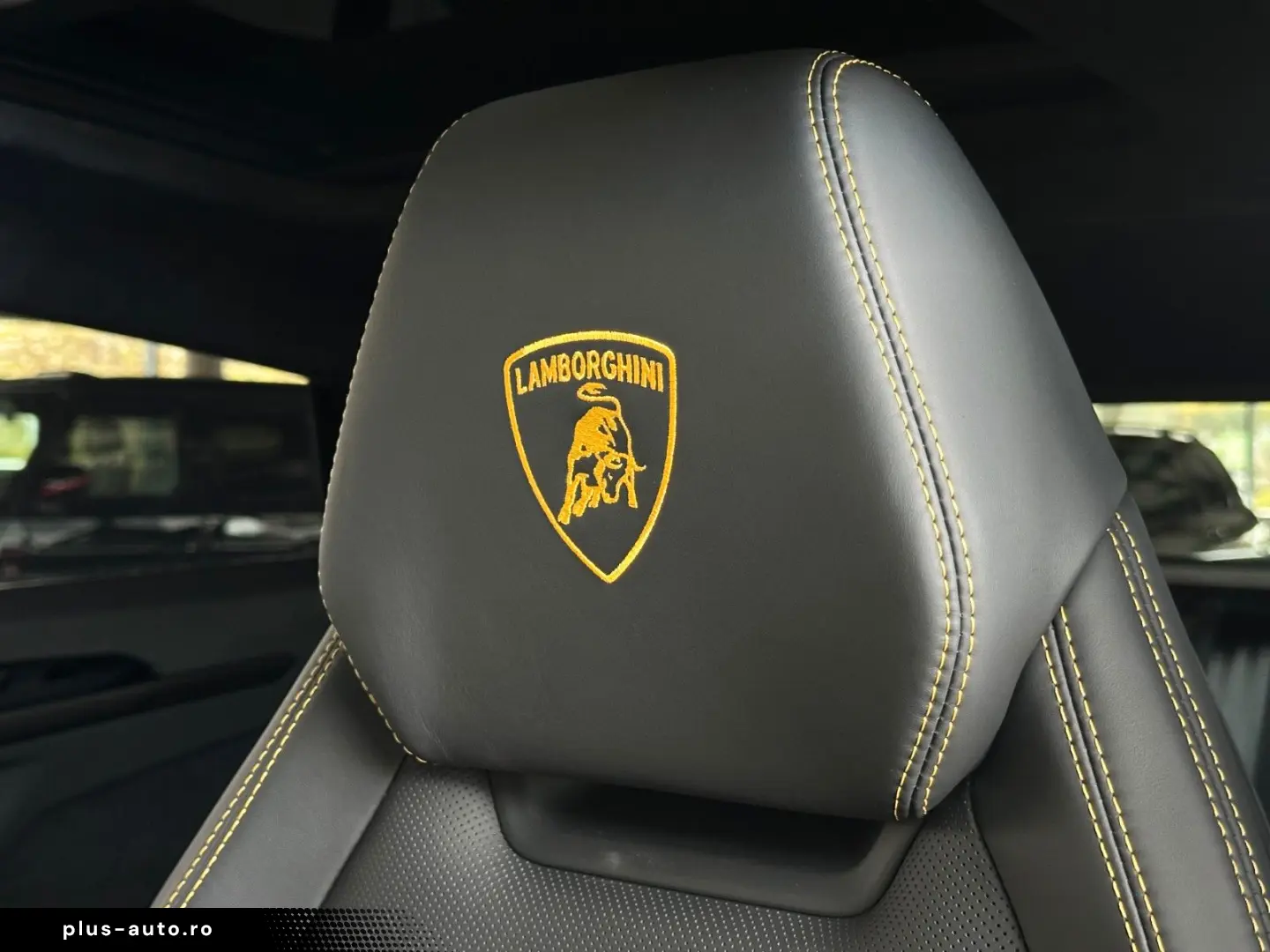 LAMBORGHINI Urus S - NOVITEC Wide Body Kit