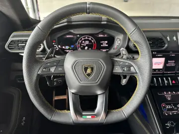 LAMBORGHINI Urus S - NOVITEC Wide Body Kit