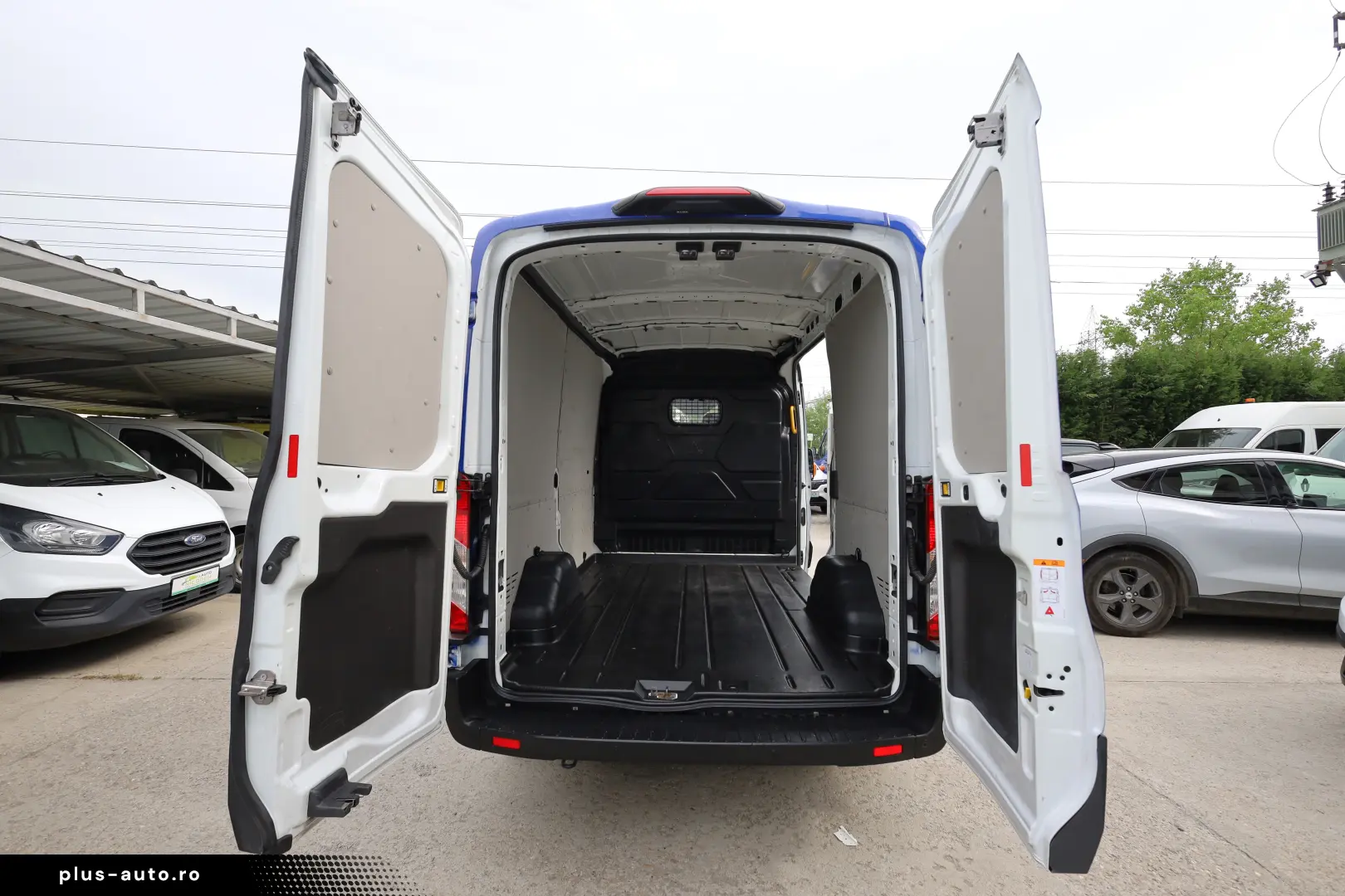 Ford Transit Furgon L2H2 MHEV 2.0D 130CP