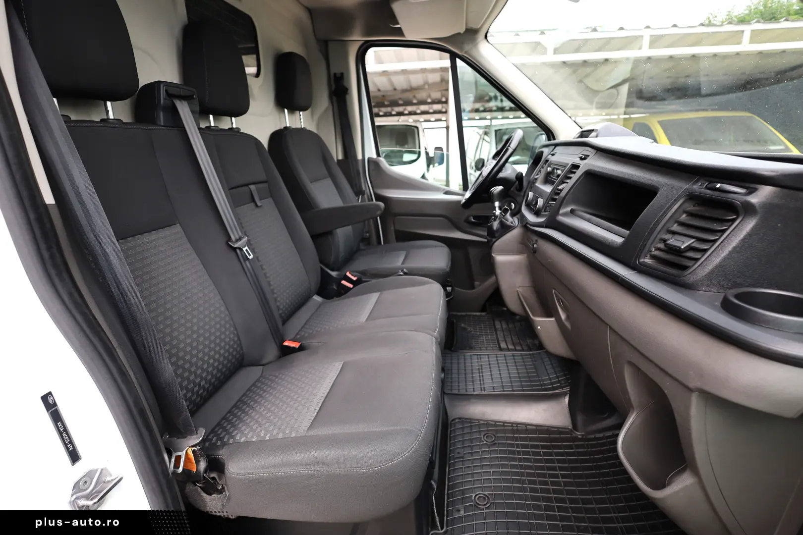Ford Transit Furgon L2H2 MHEV 2.0D 130CP
