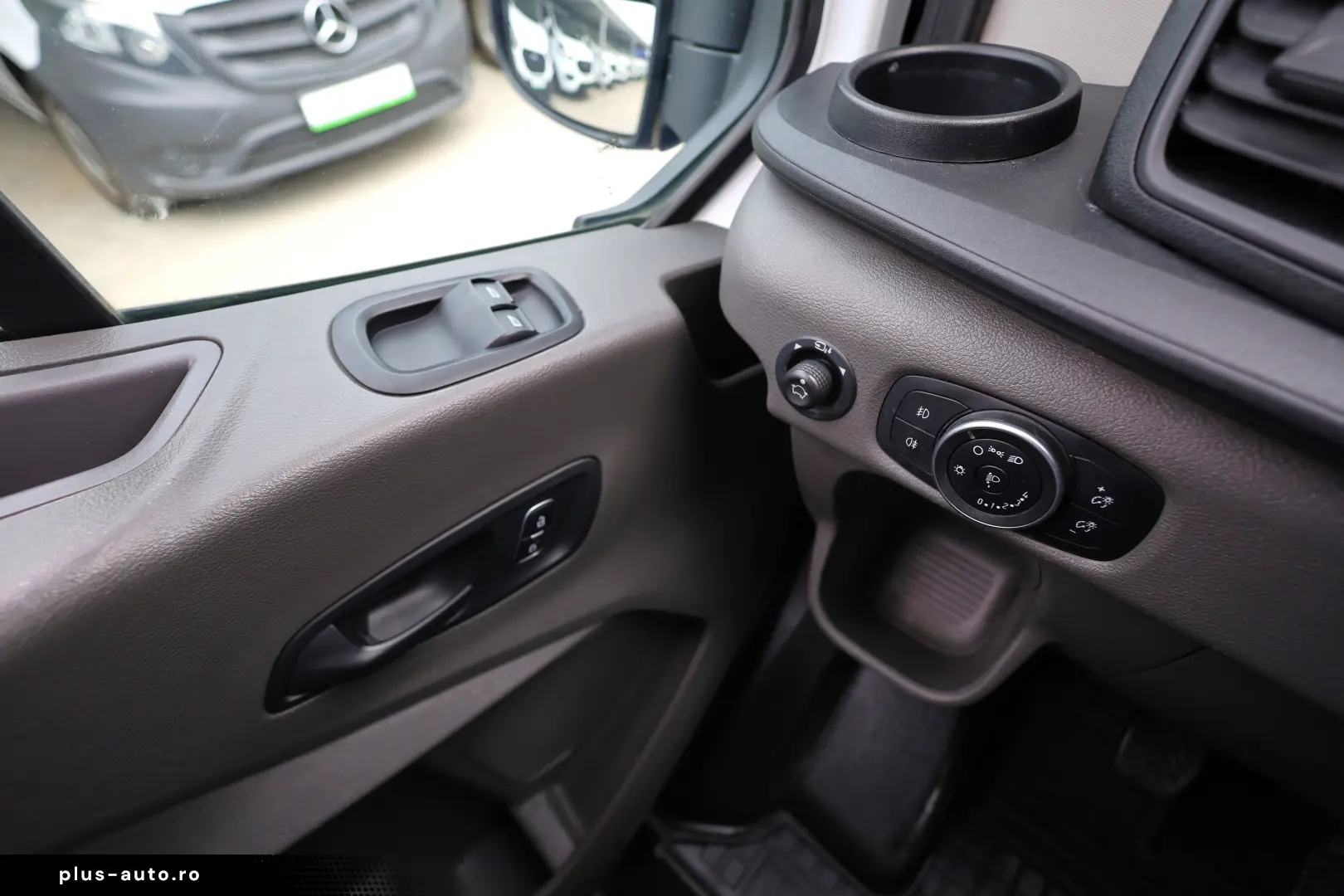 Ford Transit Furgon L2H2 MHEV 2.0D 130CP