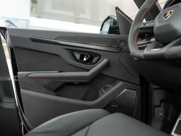 Lamborghini Urus SE BRABUS 900 PS