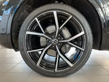 VW Touareg 3.0 V6 TDI 4Motion W R-Line AHK Navi