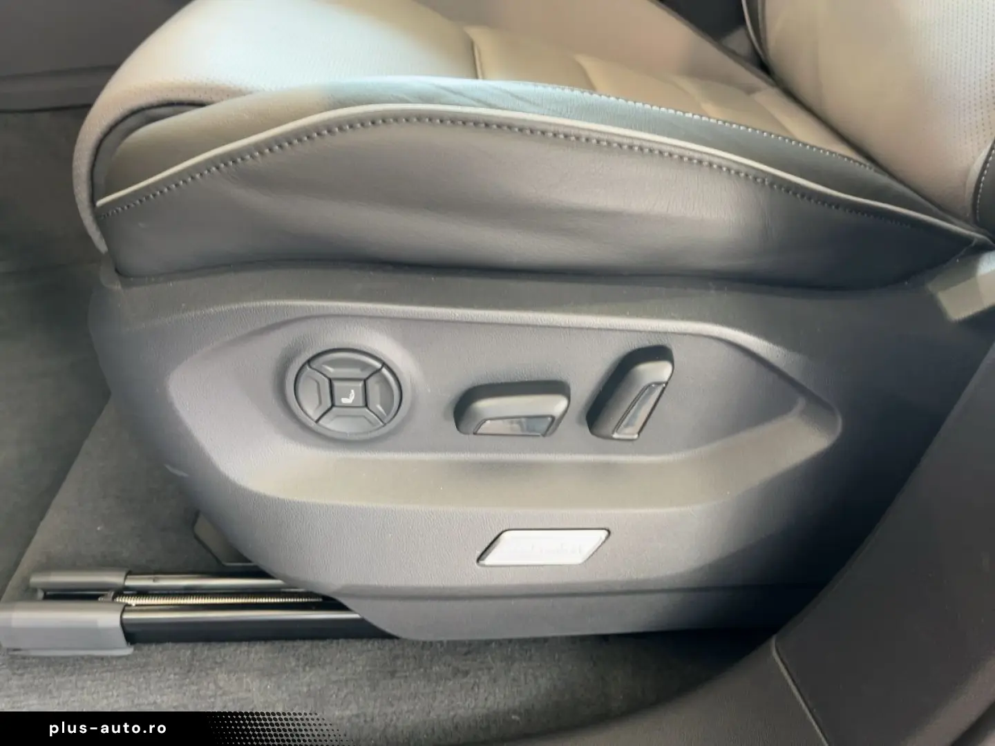 VW Touareg 3.0 V6 TDI 4Motion W R-Line AHK Navi
