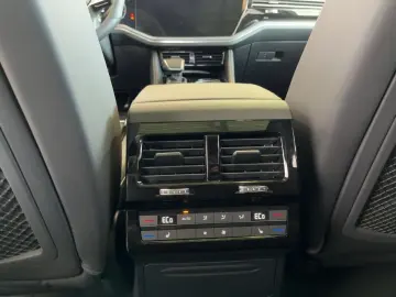 VW Touareg 3.0 V6 TDI 4Motion W R-Line AHK Navi