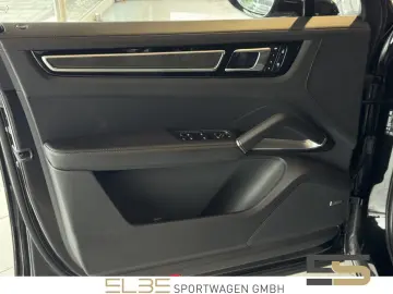 PORSCHE Cayenne Coupe Turbo CARBON MATRIX HUD INNO SPORT