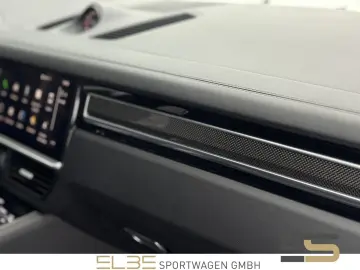 PORSCHE Cayenne Coupe Turbo CARBON MATRIX HUD INNO SPORT