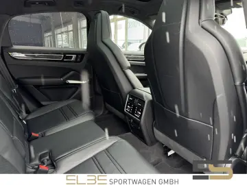 PORSCHE Cayenne Coupe Turbo CARBON MATRIX HUD INNO SPORT