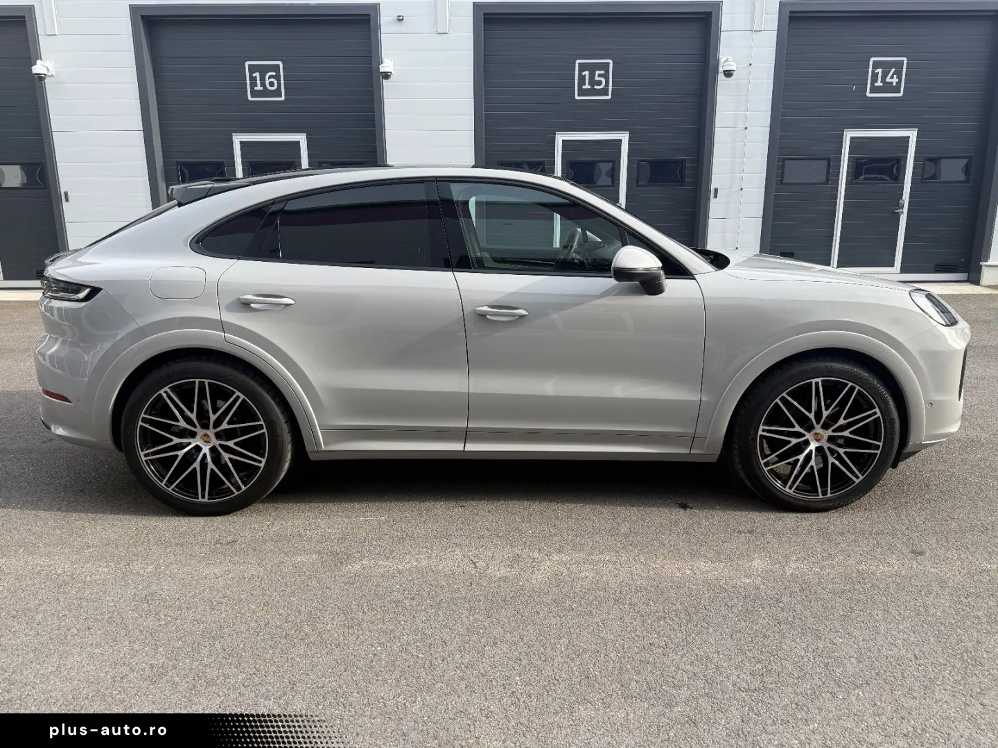 PORSCHE Cayenne Coupe Sport Design Carbon HUD Massage