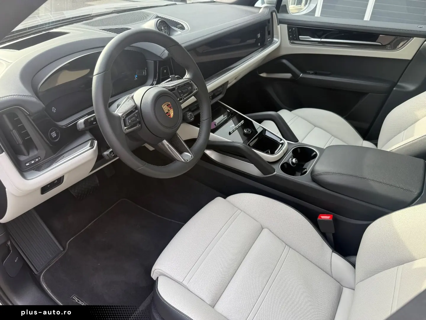 PORSCHE Cayenne Coupe Sport Design Carbon HUD Massage