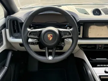 PORSCHE Cayenne Coupe Sport Design Carbon HUD Massage