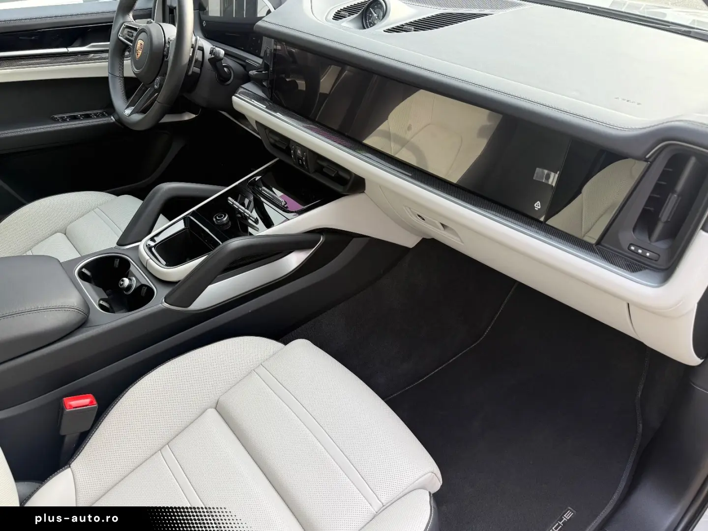 PORSCHE Cayenne Coupe Sport Design Carbon HUD Massage